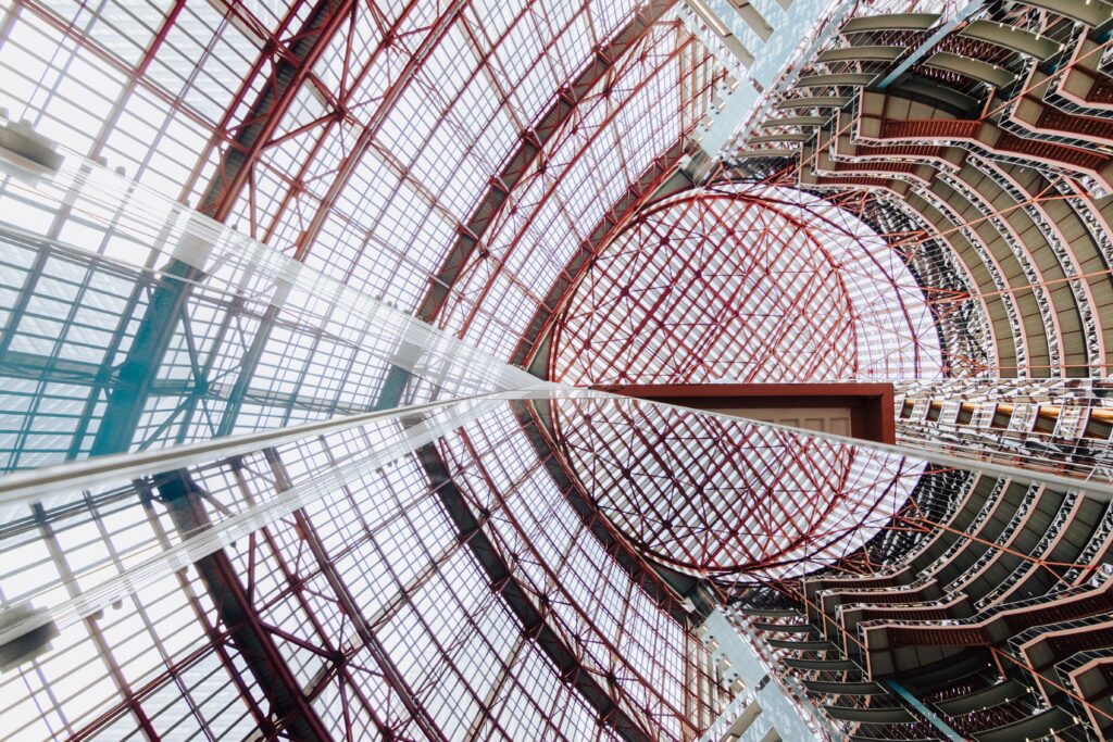 A low angle shot of the Thompson Center captured in Chicago, United States